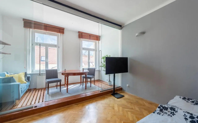 Modern apartment few steps from centre