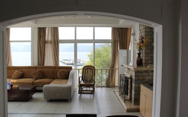 Taiping Lake Clove Garden Hotel