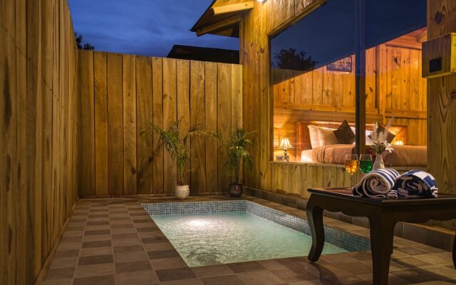 Pumpkin Hotels Corbett, Tusk N Wood