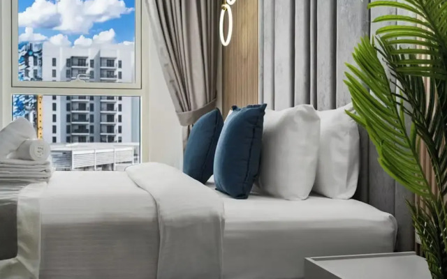 Luxe Ventures Waters Edge Haven