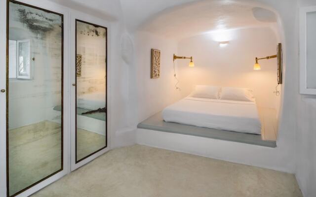 Cosmoia Cave House