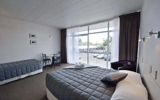 Aura Accommodation