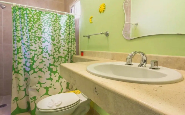 2 BR, Best Downtown Location, Sleeps 6!