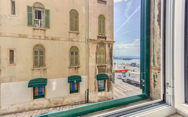 Split Urban Rooms I