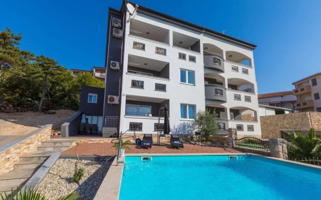 Fabulous Apartment in Crikvenica With Swimming Pool