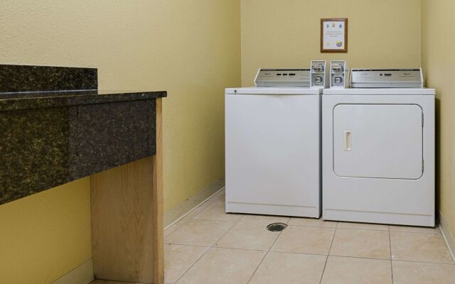 Holiday Inn Express & Suites Olathe South by IHG