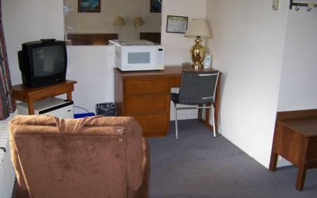 Rustic Anchor Motel