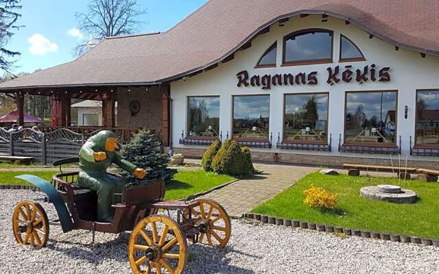 Raganas Ķēķis Hotel