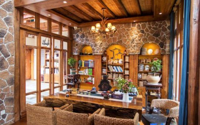 Tiancun Inn (Lijiang Shuhe Ancient Town)