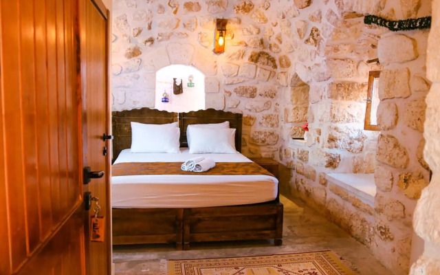 Mons Masius Hotel