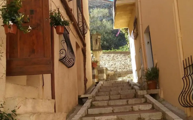 Studio à 2 pas du Palais