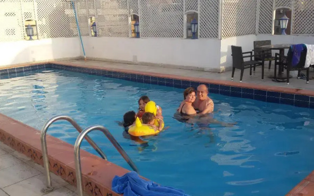 Kanzy Hotel