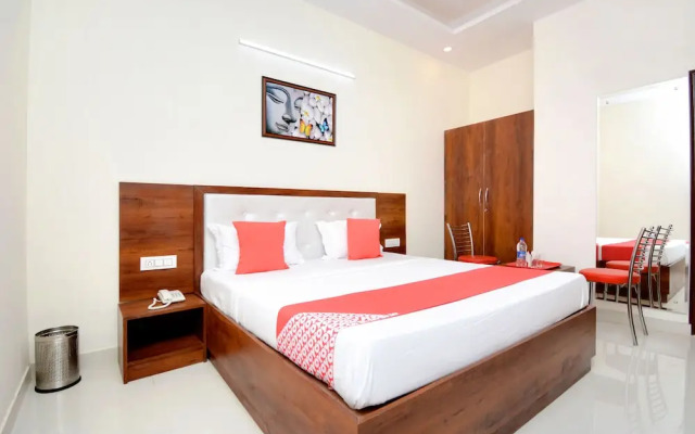 OYO 27061 Hotel Magnum