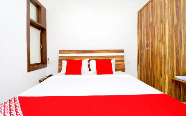 OYO 40722 Hotel Galaxy