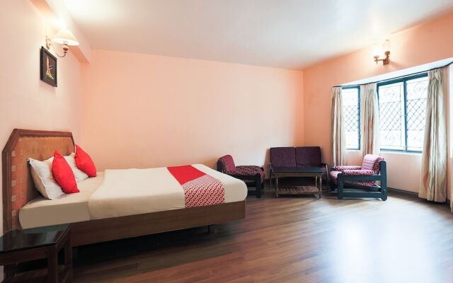 OYO 48910 Hotel Blue Bird