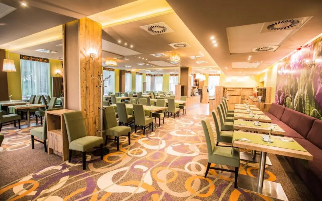 Mineral Hotel Malinowy Raj