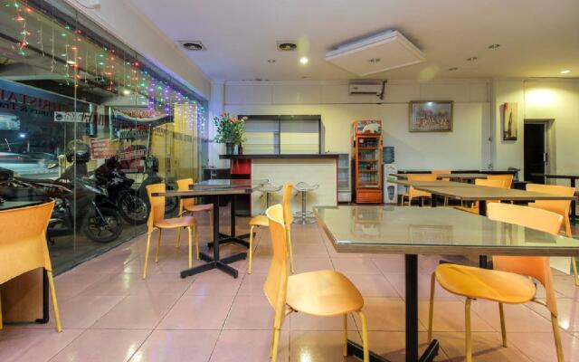 RedDoorz near Bethesda Manado