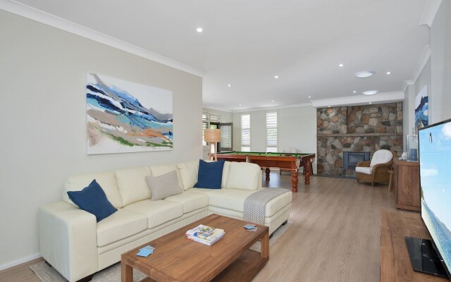 Whispering Sands at Corlette