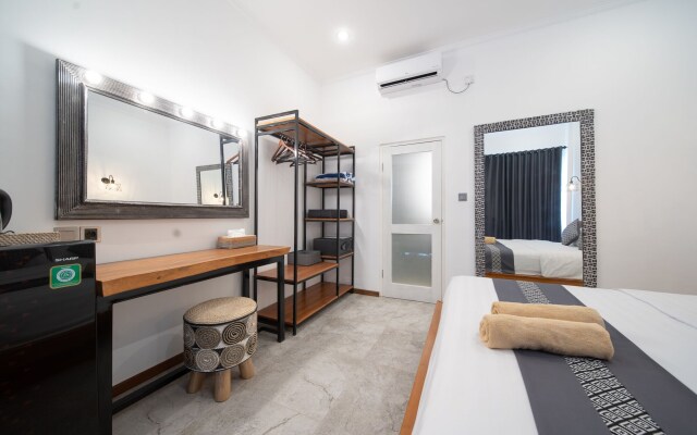 Easy Surf Camp