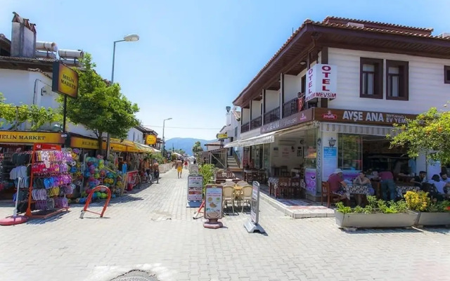 Mevsim Hotel