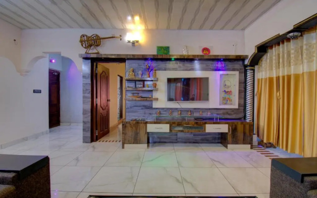 Srinikethana Home Stay with Swimming Pool