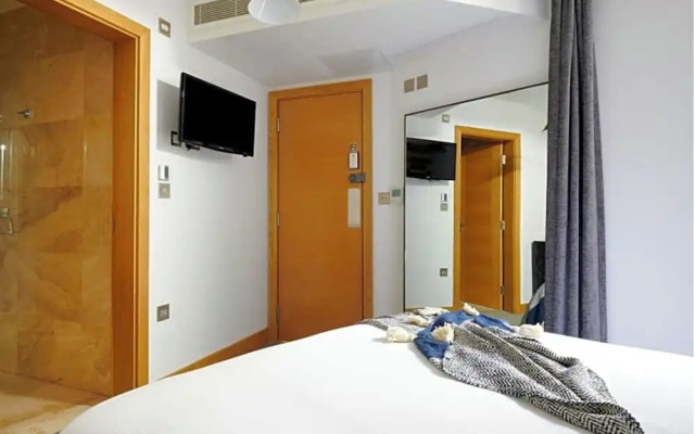 Central Stays by REMOTLYS.com