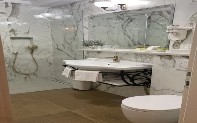 Priska Med Luxury Rooms