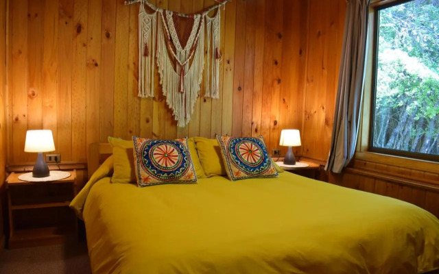 Hostal y Cabañas "El Coigüe"