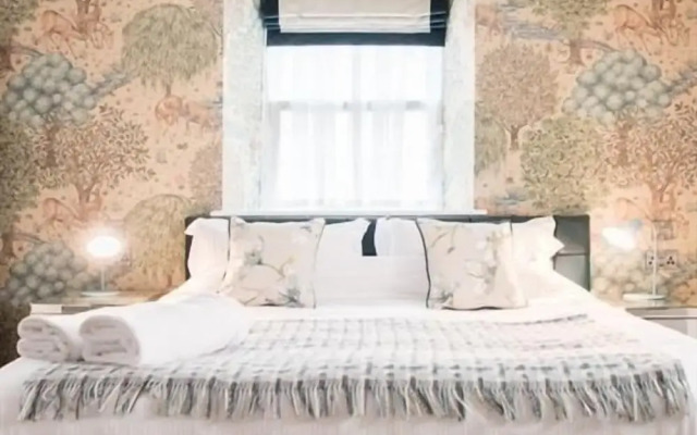 Helen Browning's Royal Oak