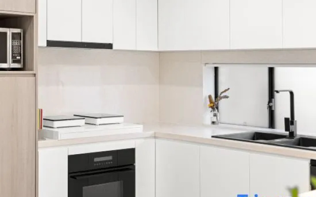 Tranquil Rooms – Quick Walk to Bus & Local Amenities – Kitchen – Sydney