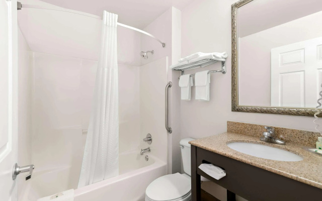 Quality Inn Merrimack - Nashua