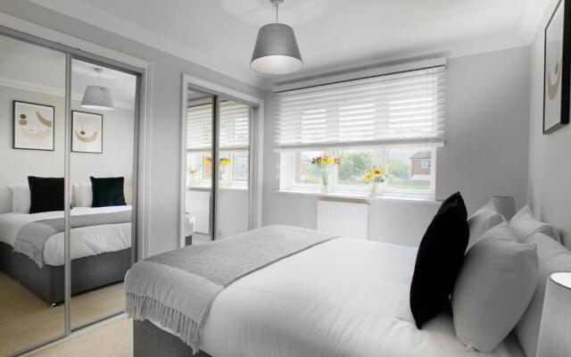 Wokingham - 2 bed with parking