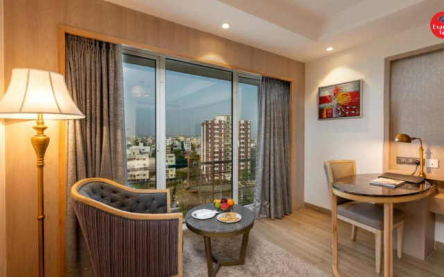 Express Inn The Business Luxury Hotel