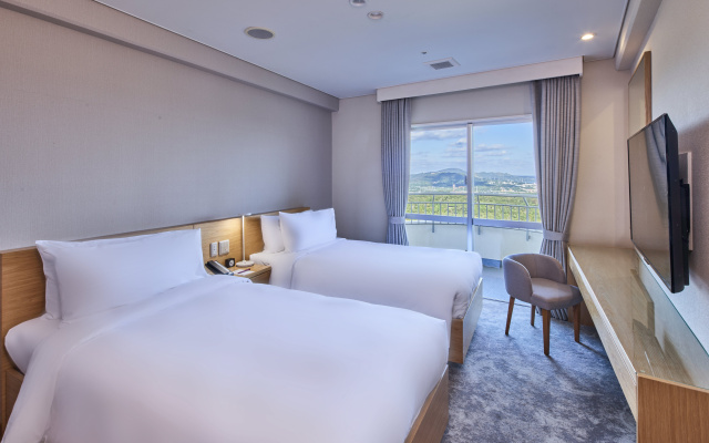 ANA Crowne Plaza Resort Okinawa Uruma Hills by IHG