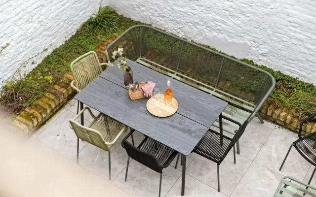 Spacious House With 3 Terraces