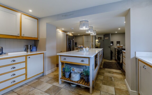 The Grousemoor Country House