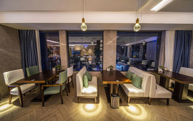 Lanhai Longyue Hotel