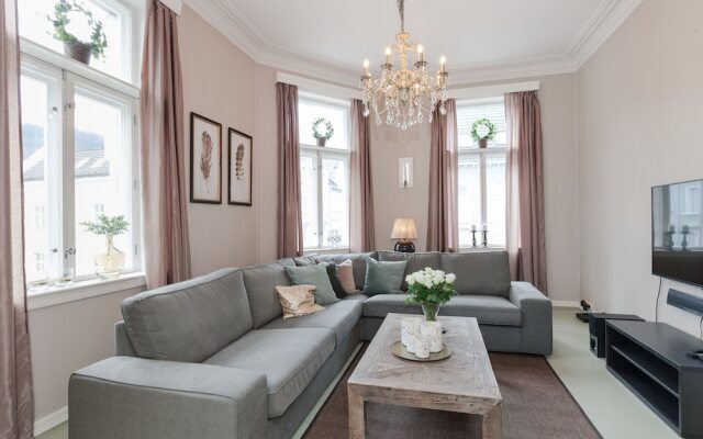Exclusive apartment in city