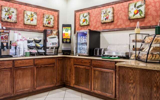 Econo Lodge Lake Region