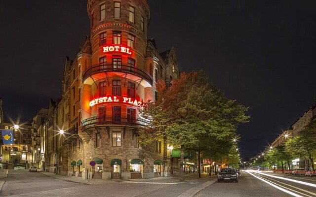 Crystal Plaza Hotel