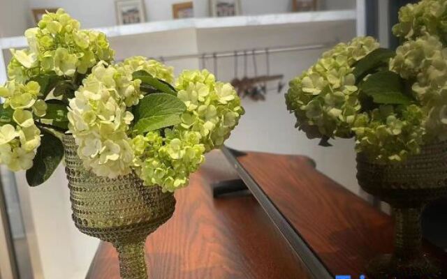 Yangxin Xiandao Lake Lihu Maple Moon Homestay