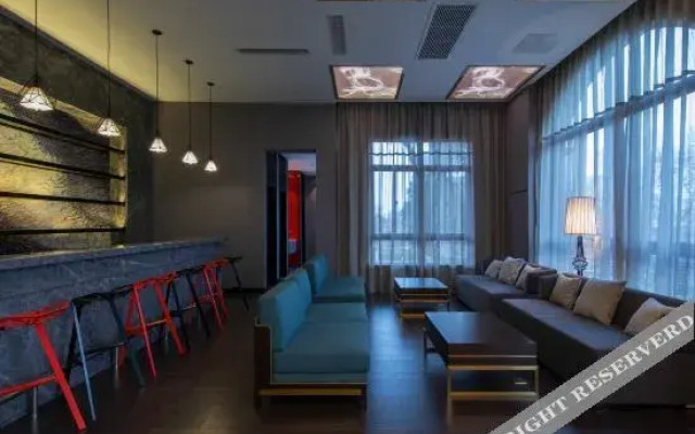 Orange Hotel (Zhenjiang Xijindu Scenic Area)