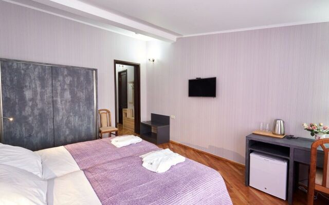 Hotel Antique Resorts