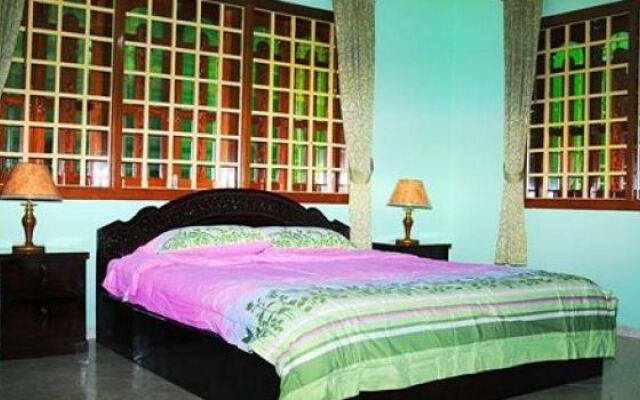 Queen Na Guest House