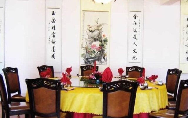 Lijiang Old Town Castle Hotel