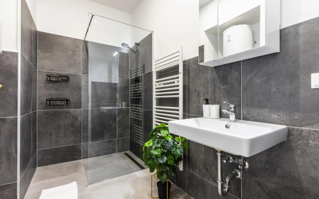 Classy and elegant Apartments: Dwell Bell