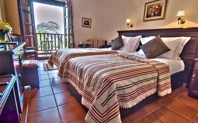 Doupiani House Hotel