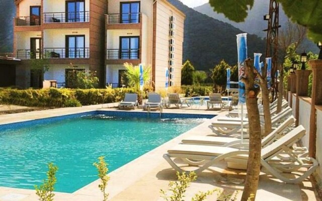 Demirci Hotel