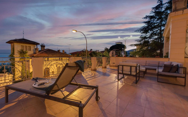 Luxury Seaview Apartment