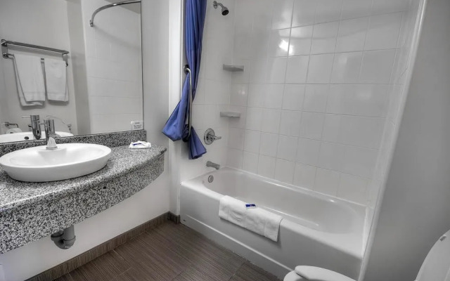 Motel 6 Claresholm Ab